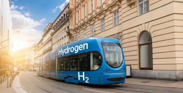 With hydrogen fuel technology, the automakers starts to expand into the new market of trains